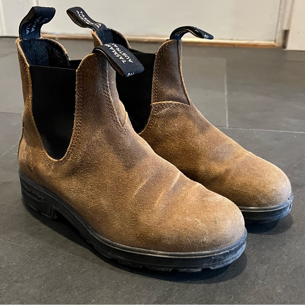 Blundstone Chelsea boots